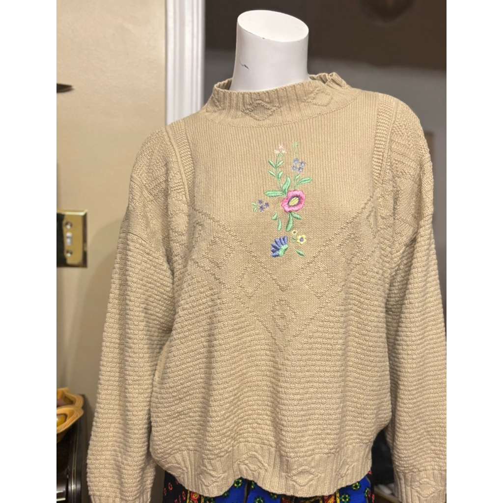 Vintage Liz Thomas Beige Floral Embroidered Sweater Size L